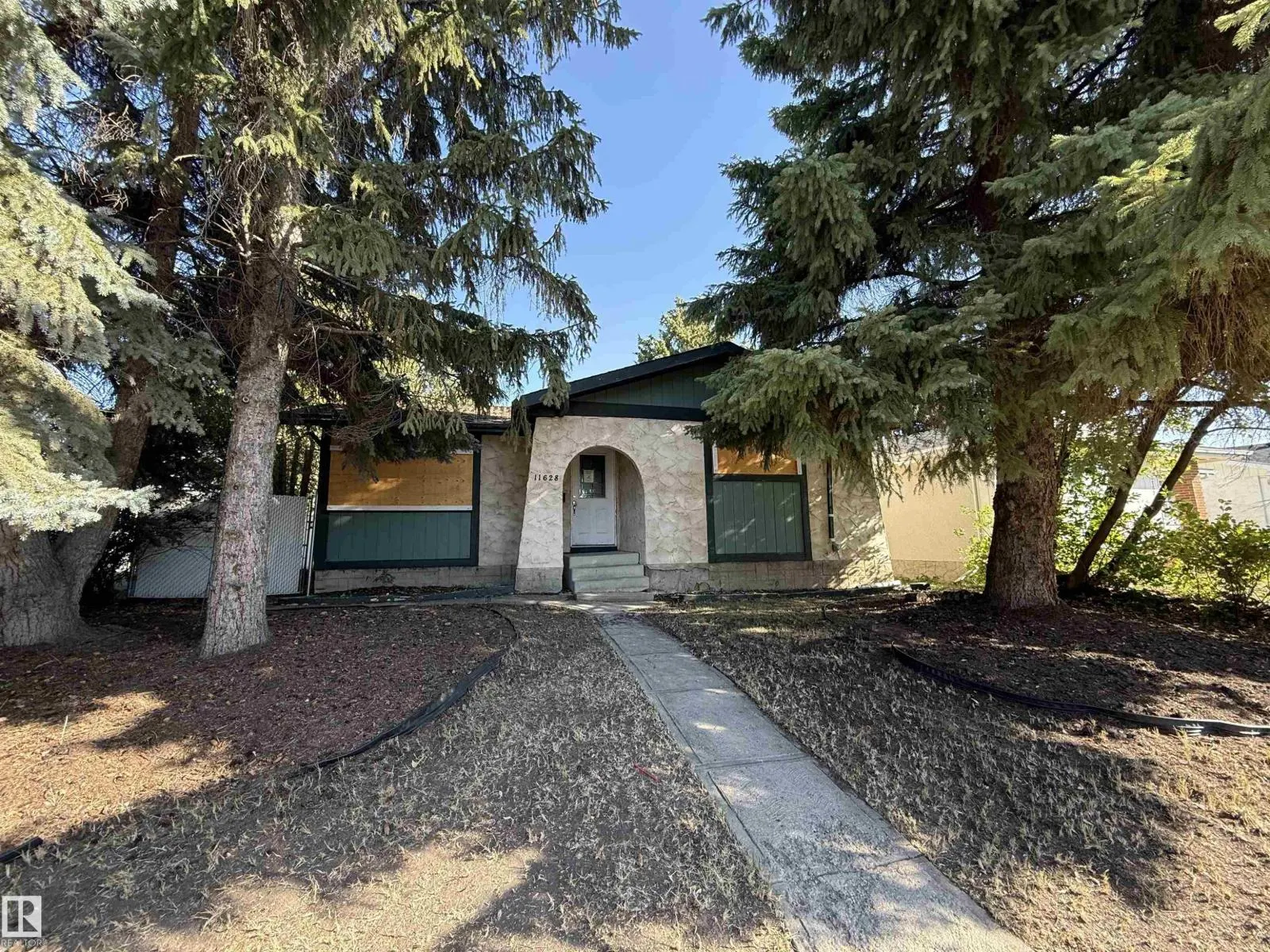 11628 151 AV NW