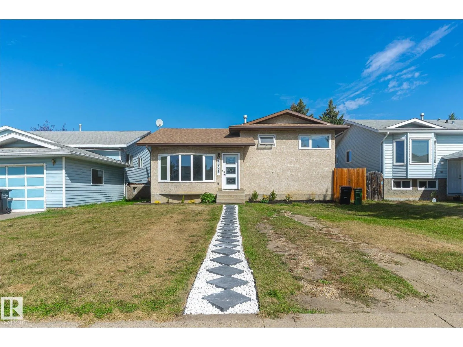 4528 29 AV NW