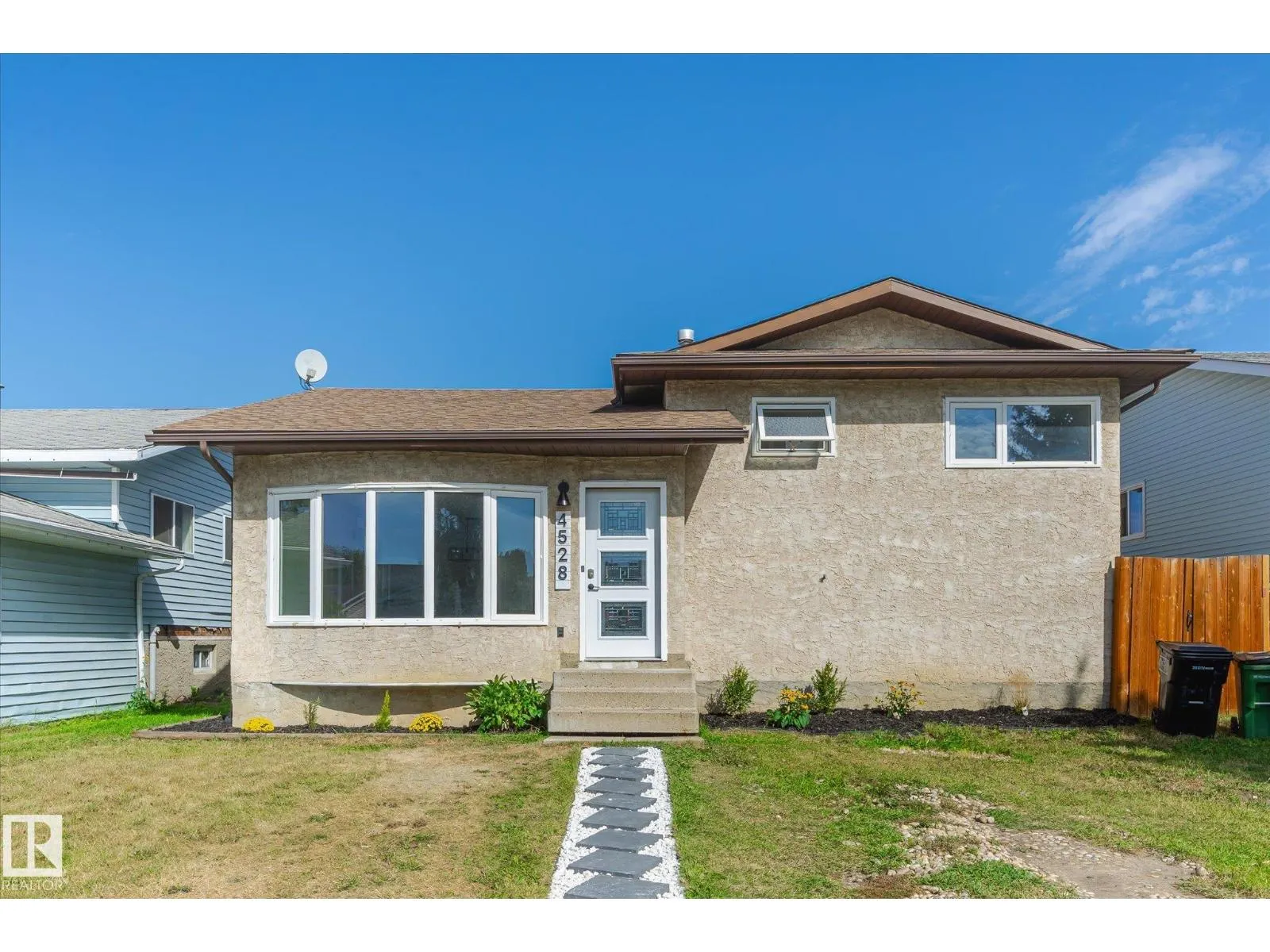 4528 29 AV NW
