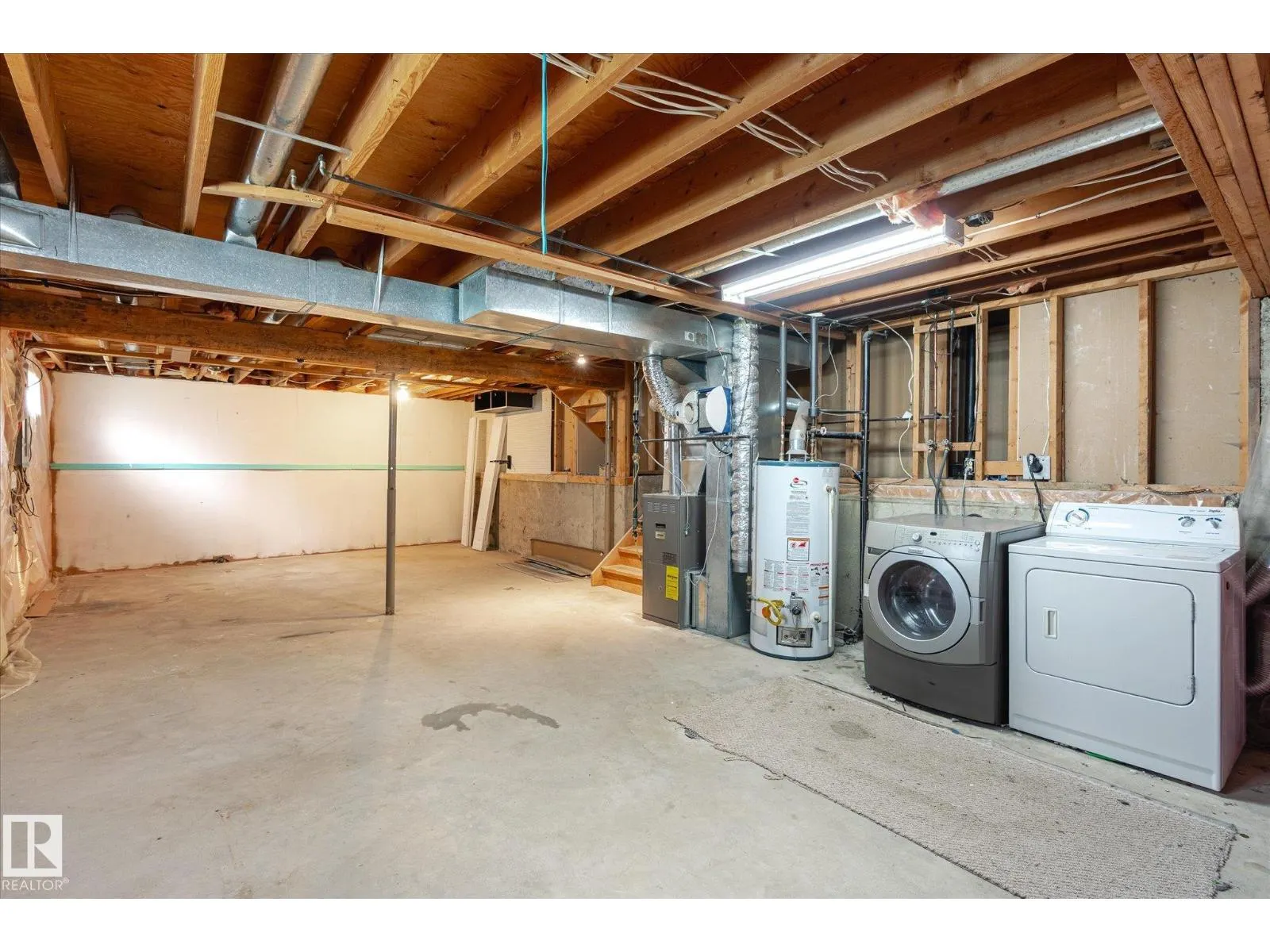 4528 29 AV NW