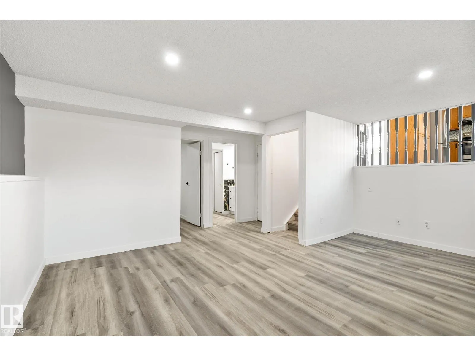4528 29 AV NW