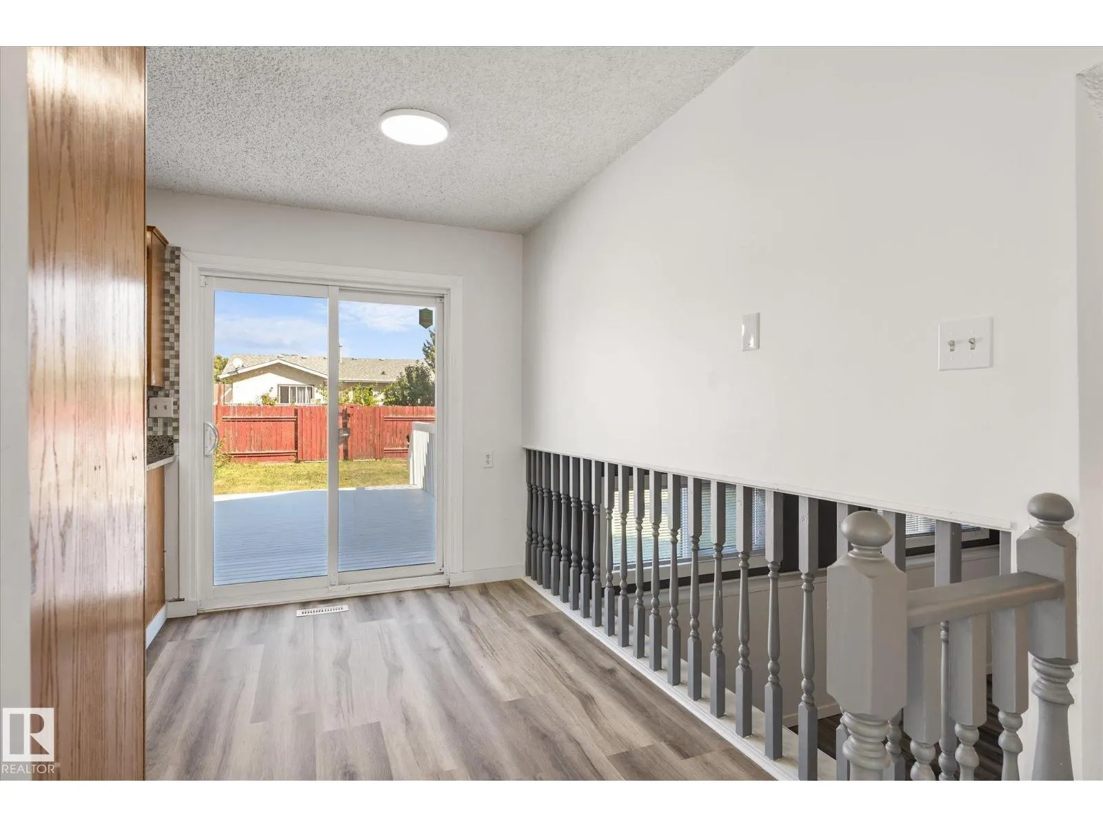 4528 29 AV NW