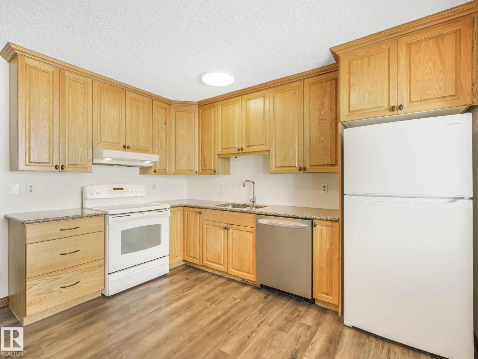 16812 95 ST NW