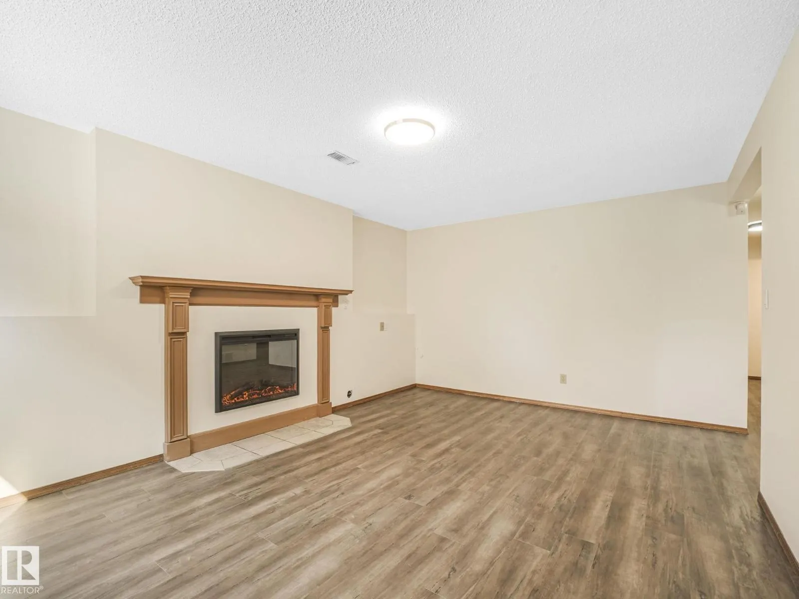 16812 95 ST NW
