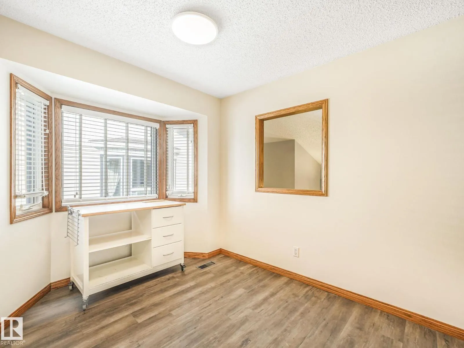 16812 95 ST NW