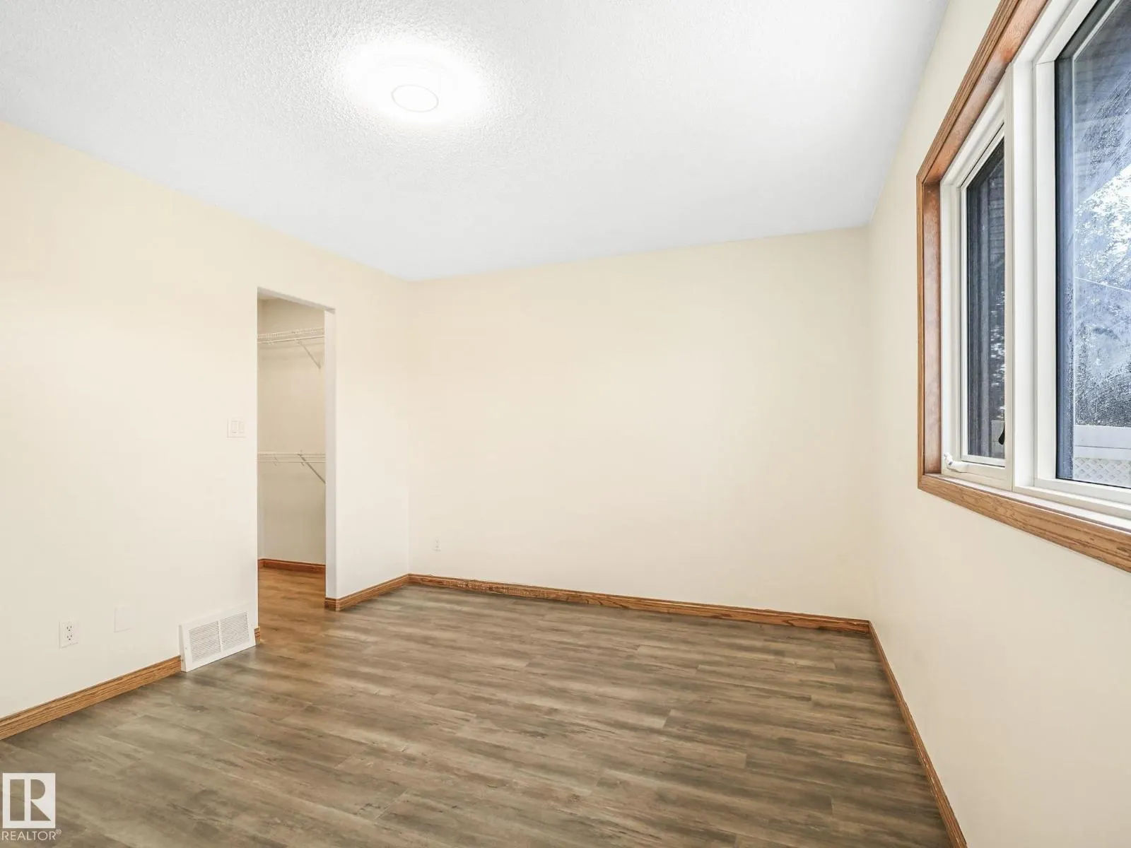 16812 95 ST NW