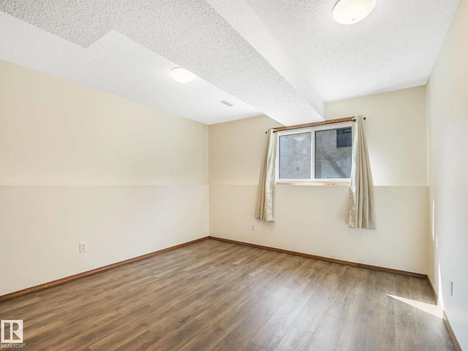 16812 95 ST NW