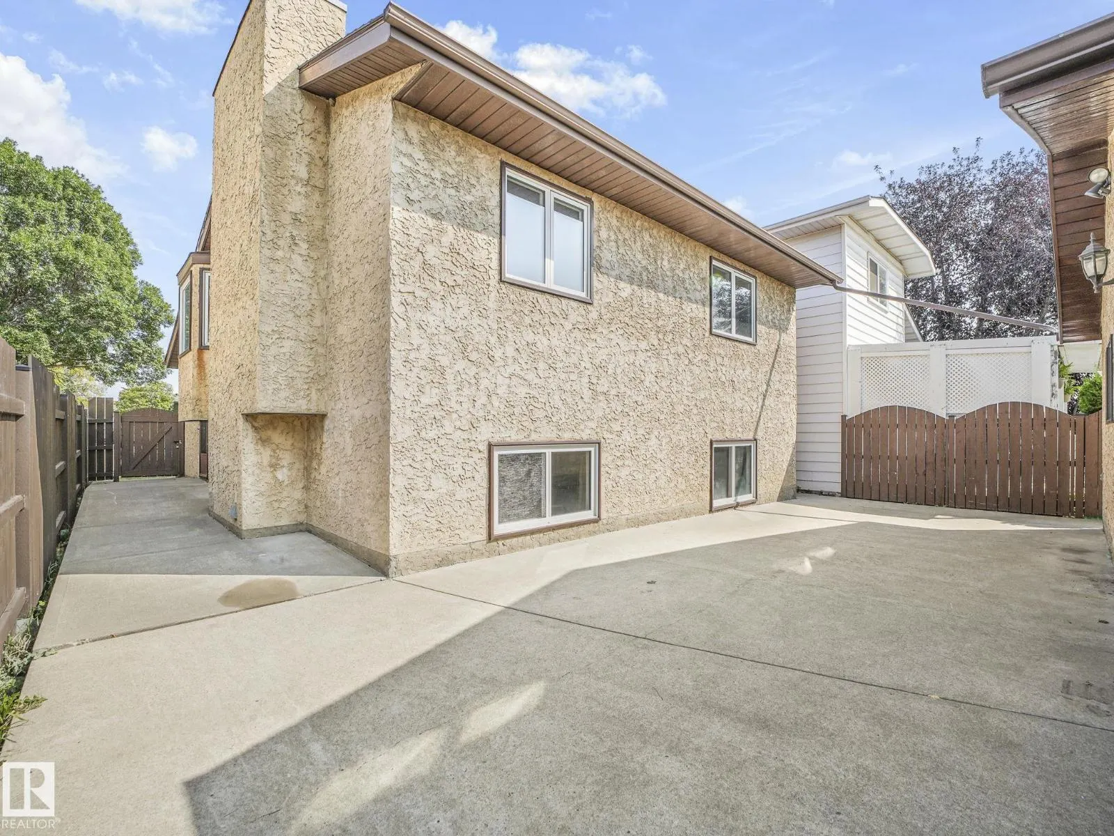 16812 95 ST NW