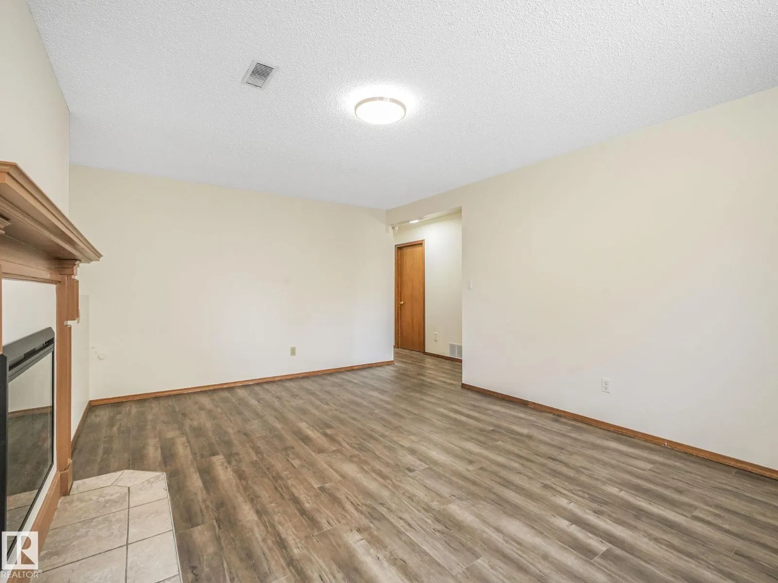 16812 95 ST NW