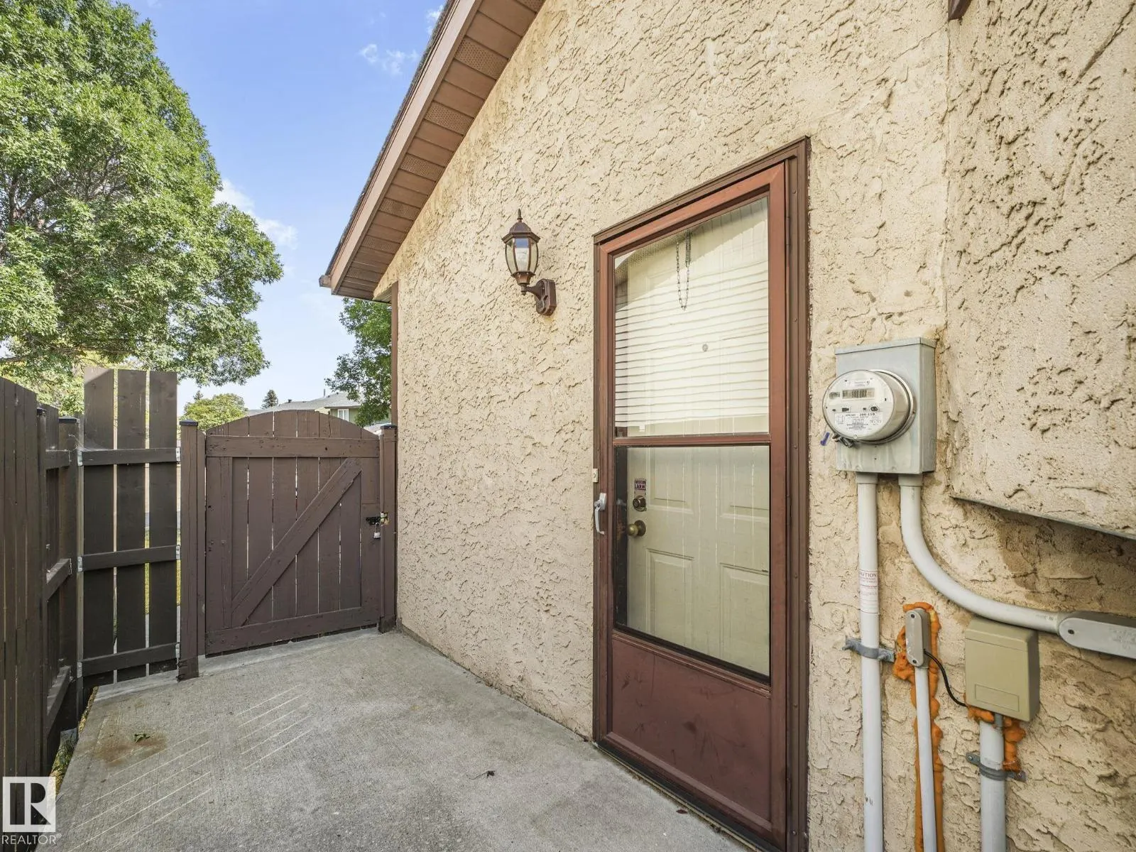 16812 95 ST NW