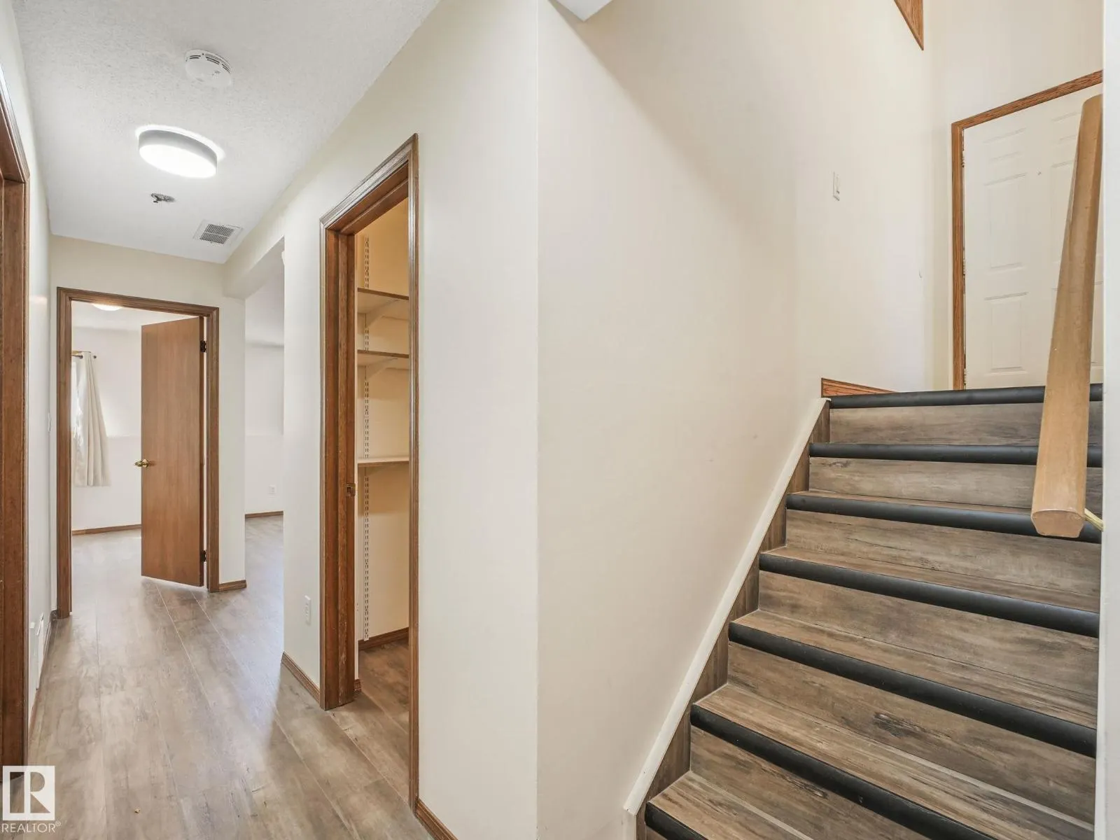 16812 95 ST NW