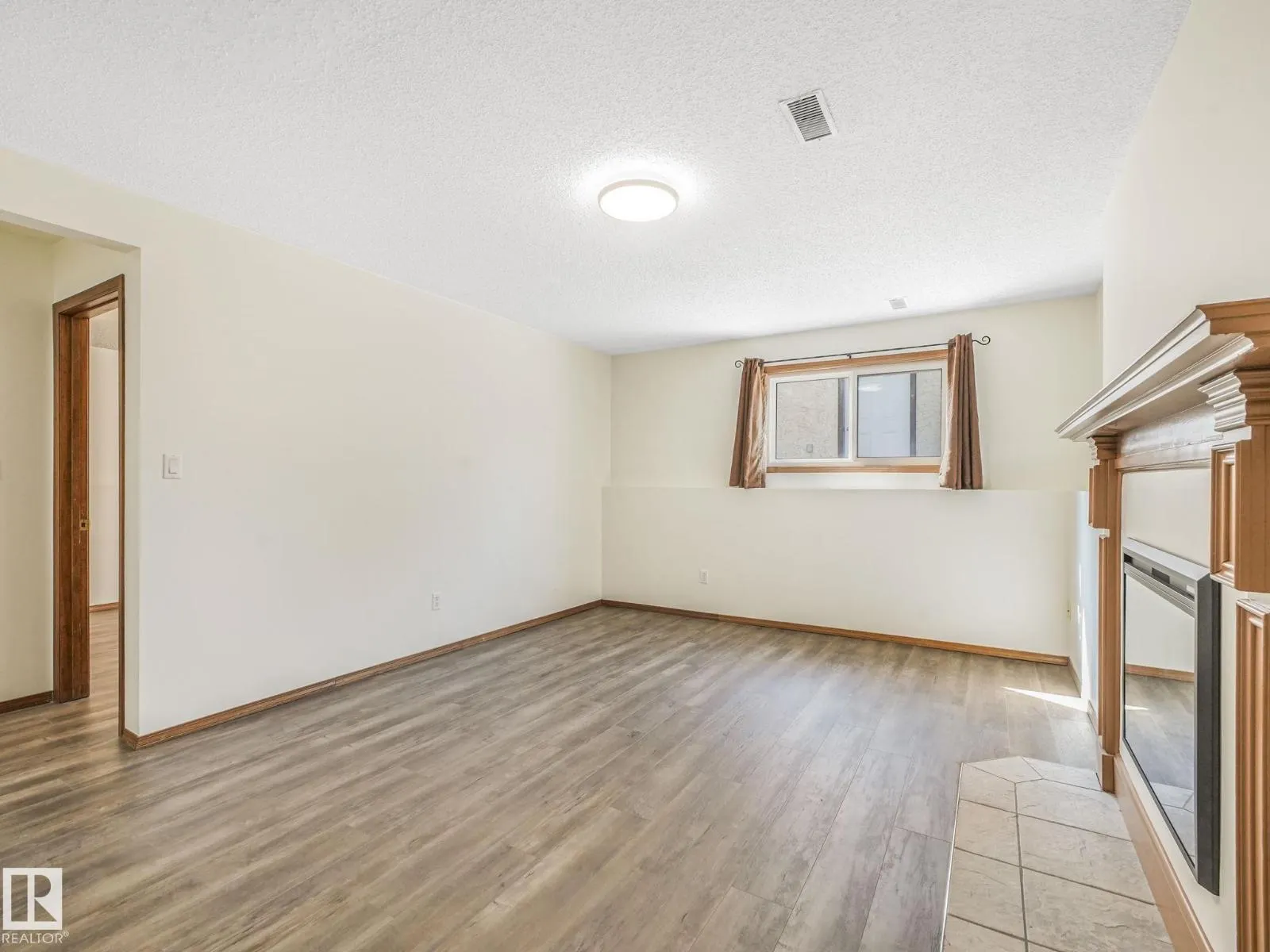 16812 95 ST NW