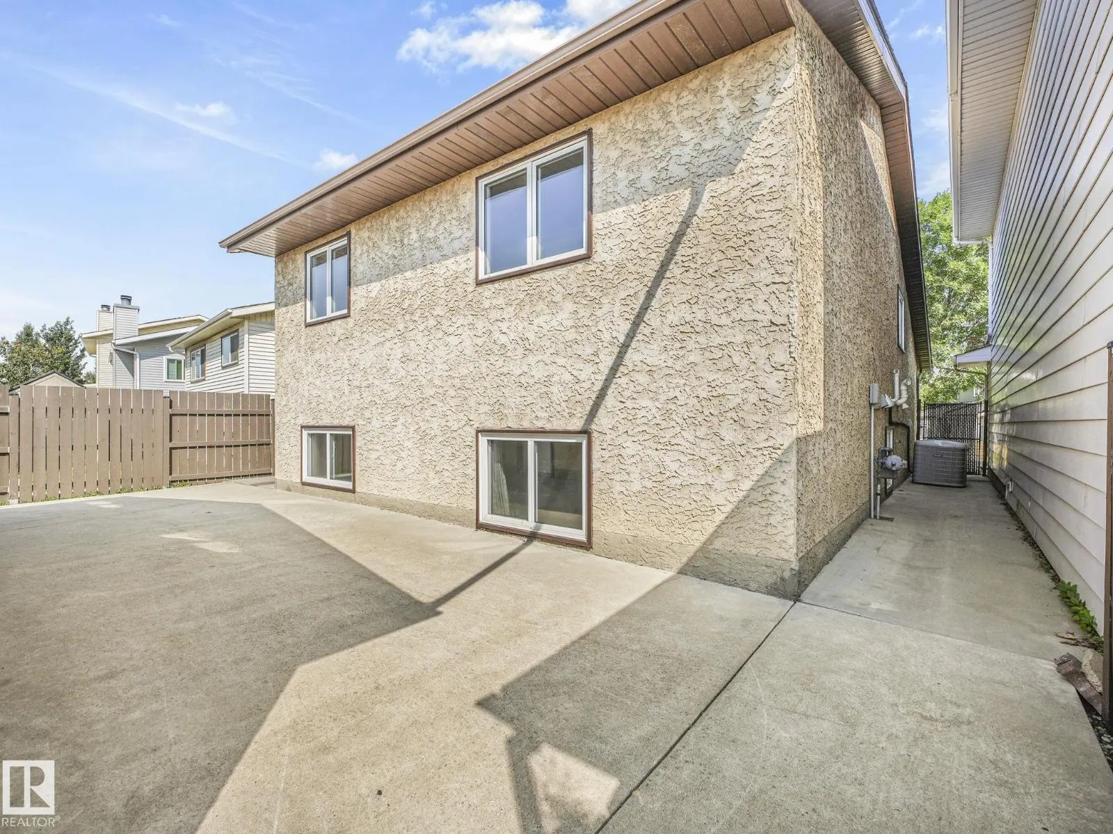 16812 95 ST NW