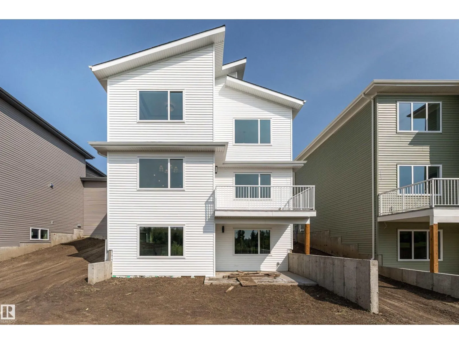 39 MAPLE CR