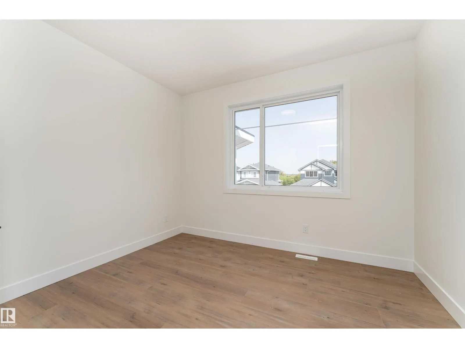 39 MAPLE CR