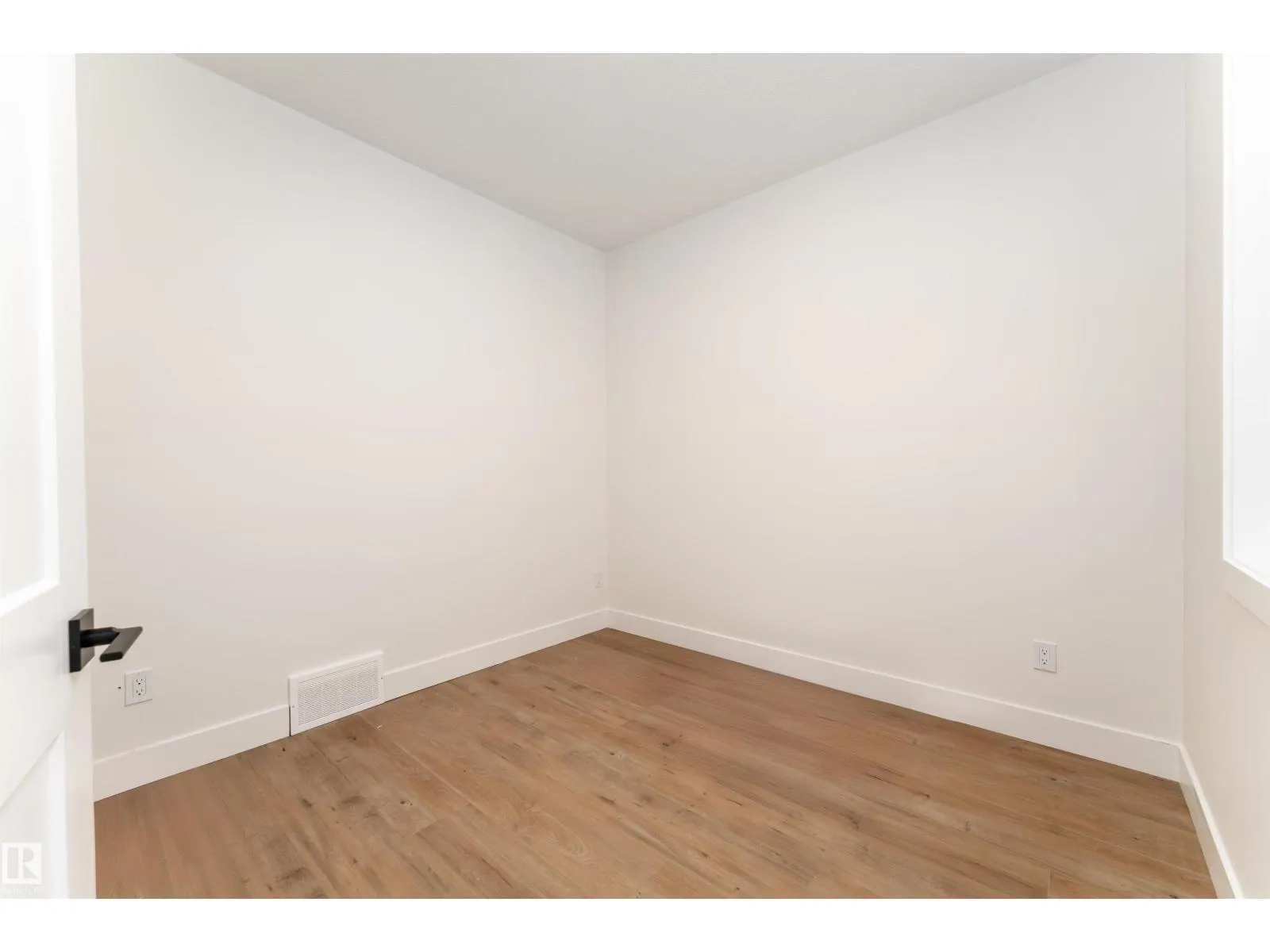 39 MAPLE CR