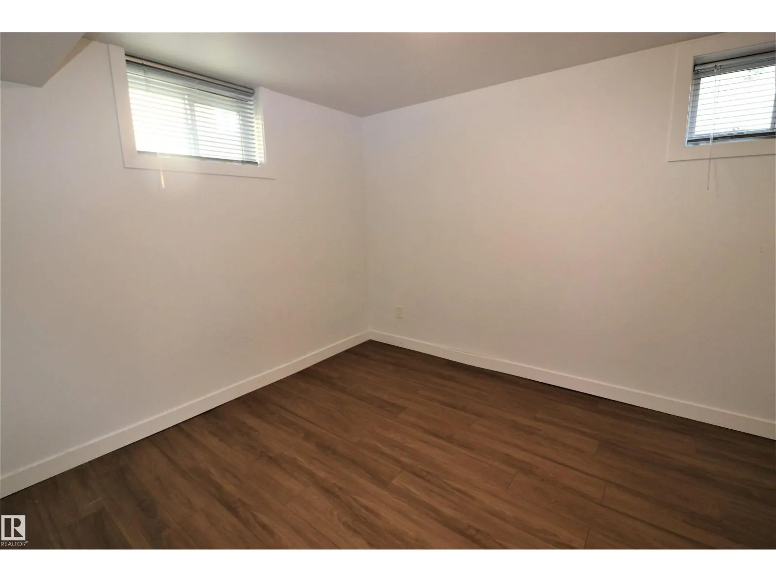8528 64 AV NW