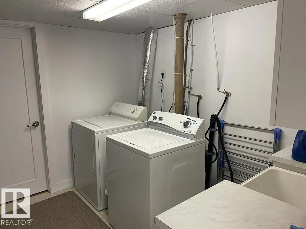8528 64 AV NW