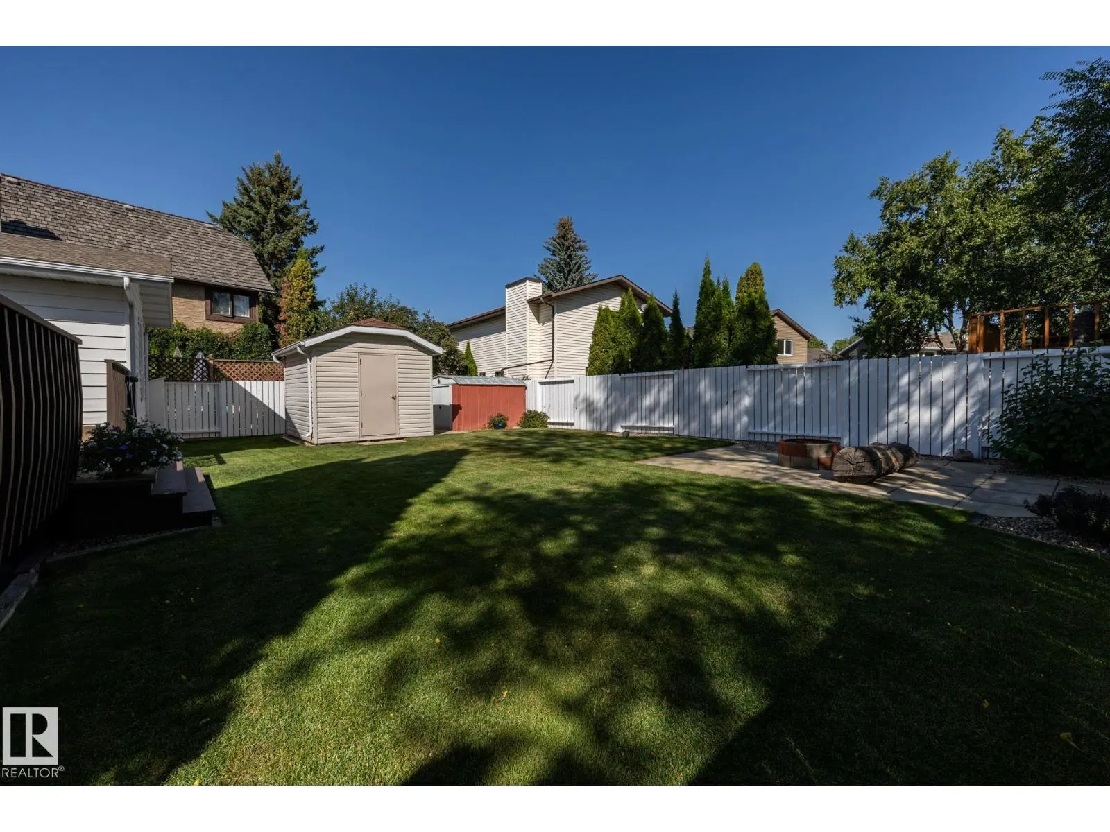 10 LORNE CR