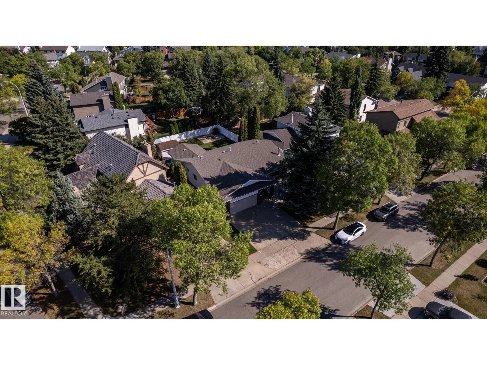 10 LORNE CR