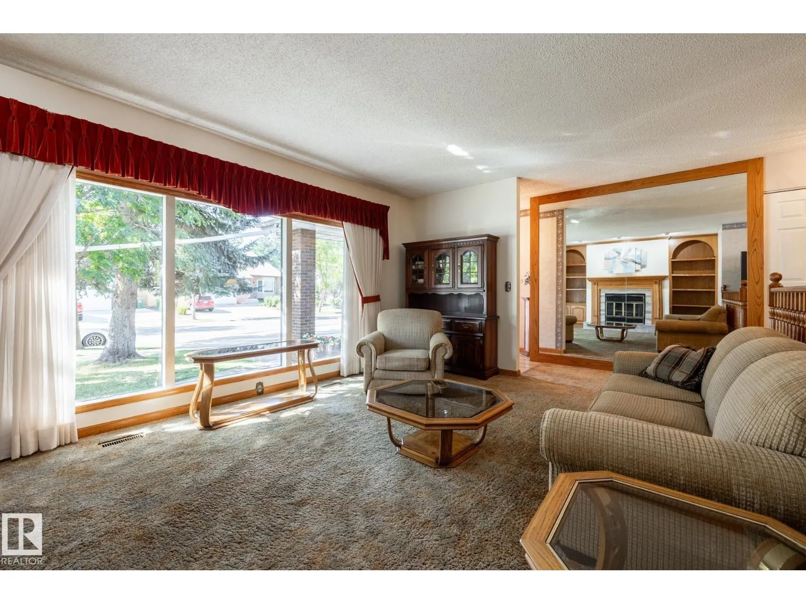 10 LORNE CR
