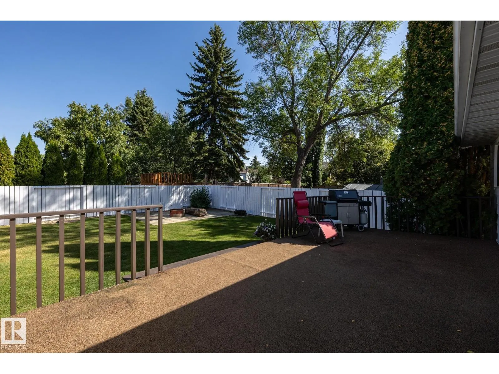 10 LORNE CR
