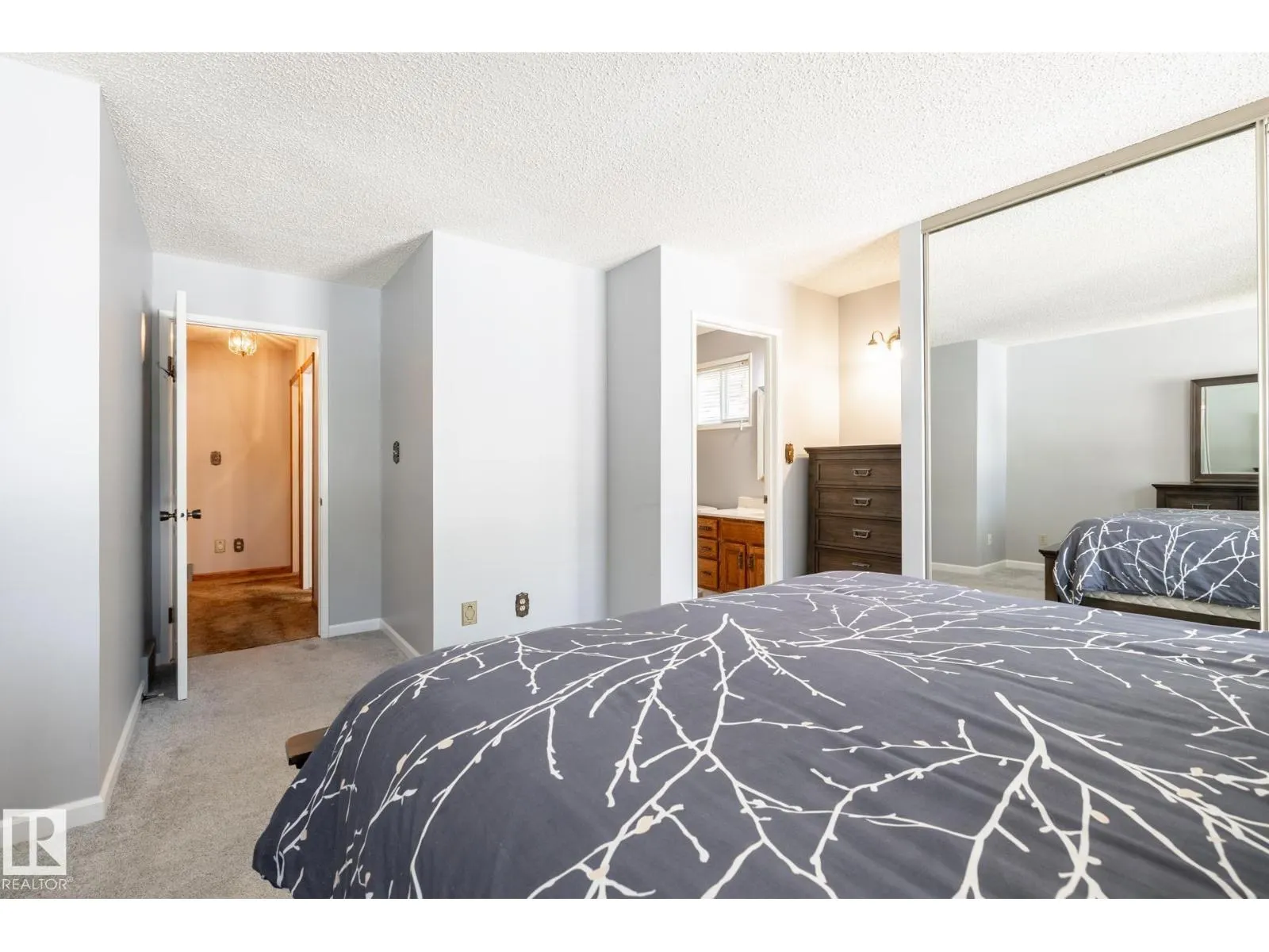 10 LORNE CR