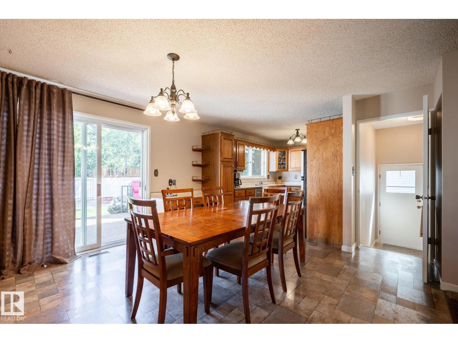 10 LORNE CR