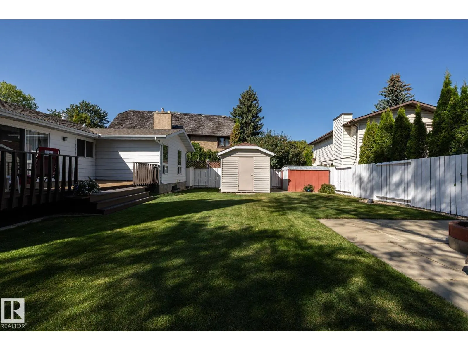 10 LORNE CR