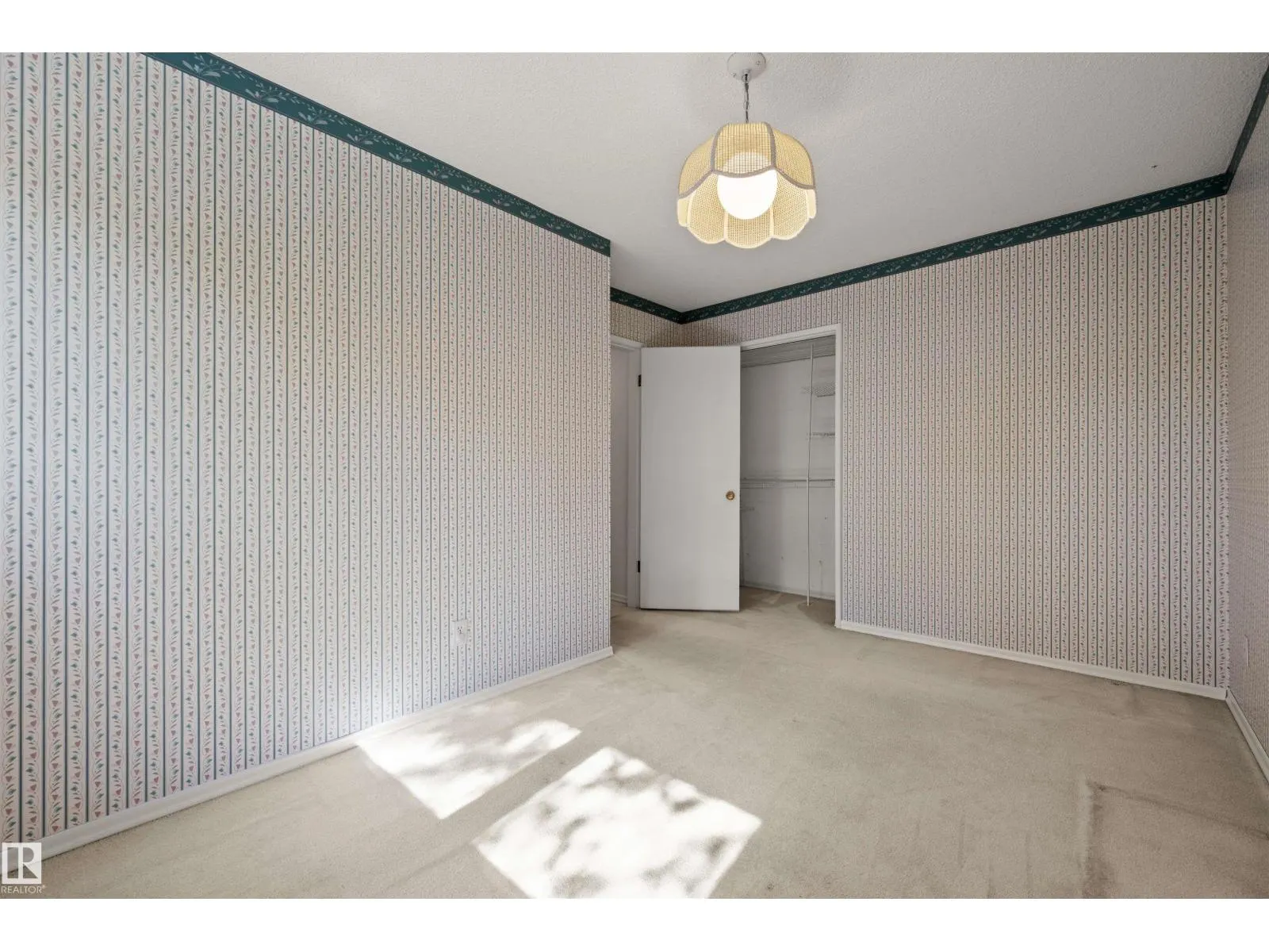 12411 47 AV NW