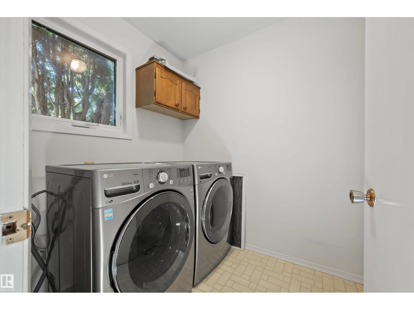 12411 47 AV NW