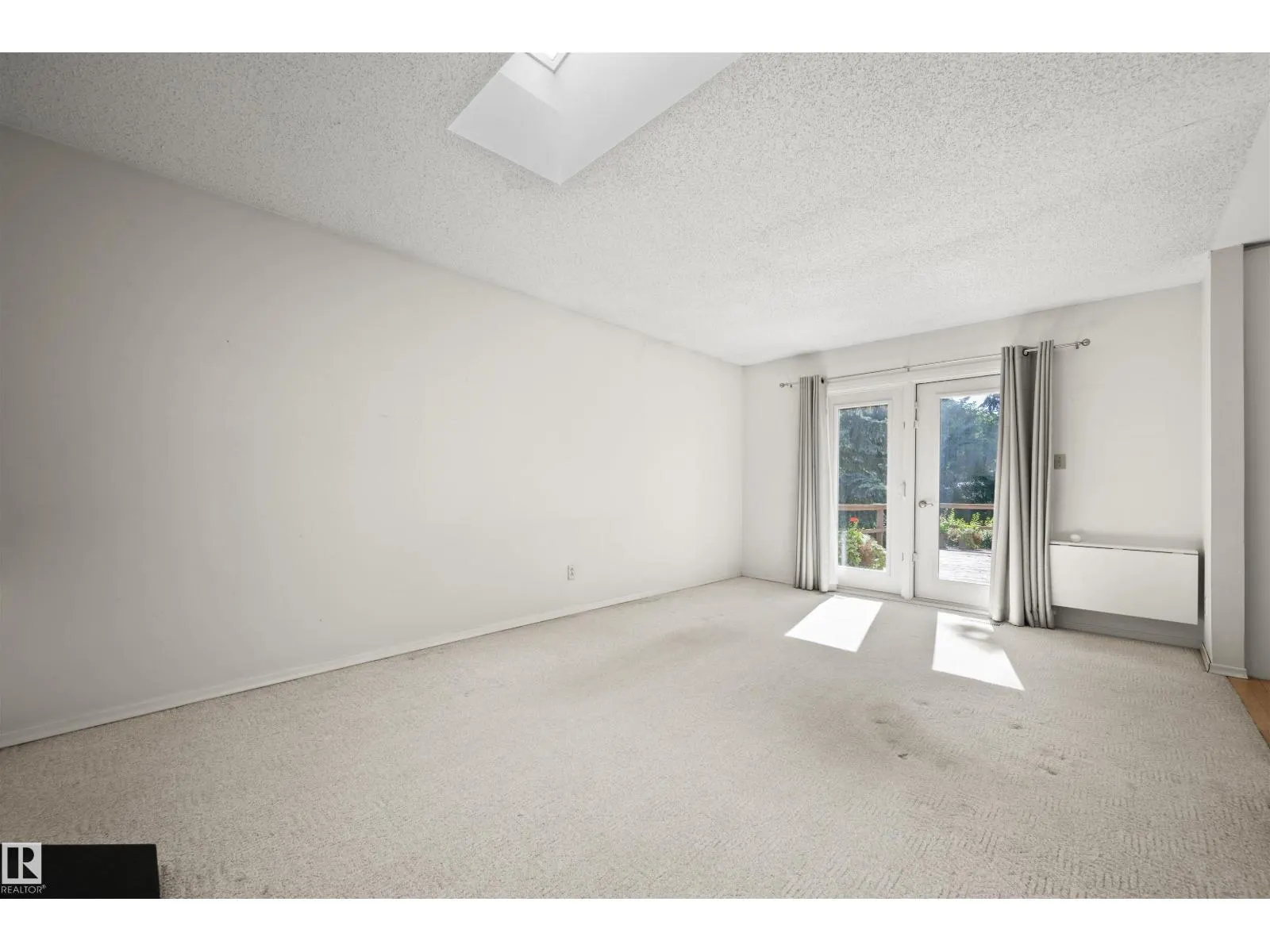 12411 47 AV NW