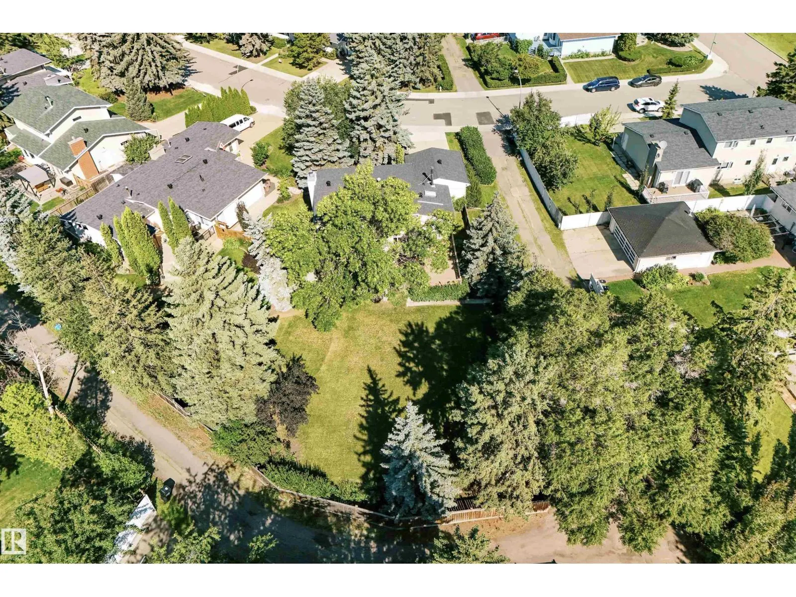 12411 47 AV NW