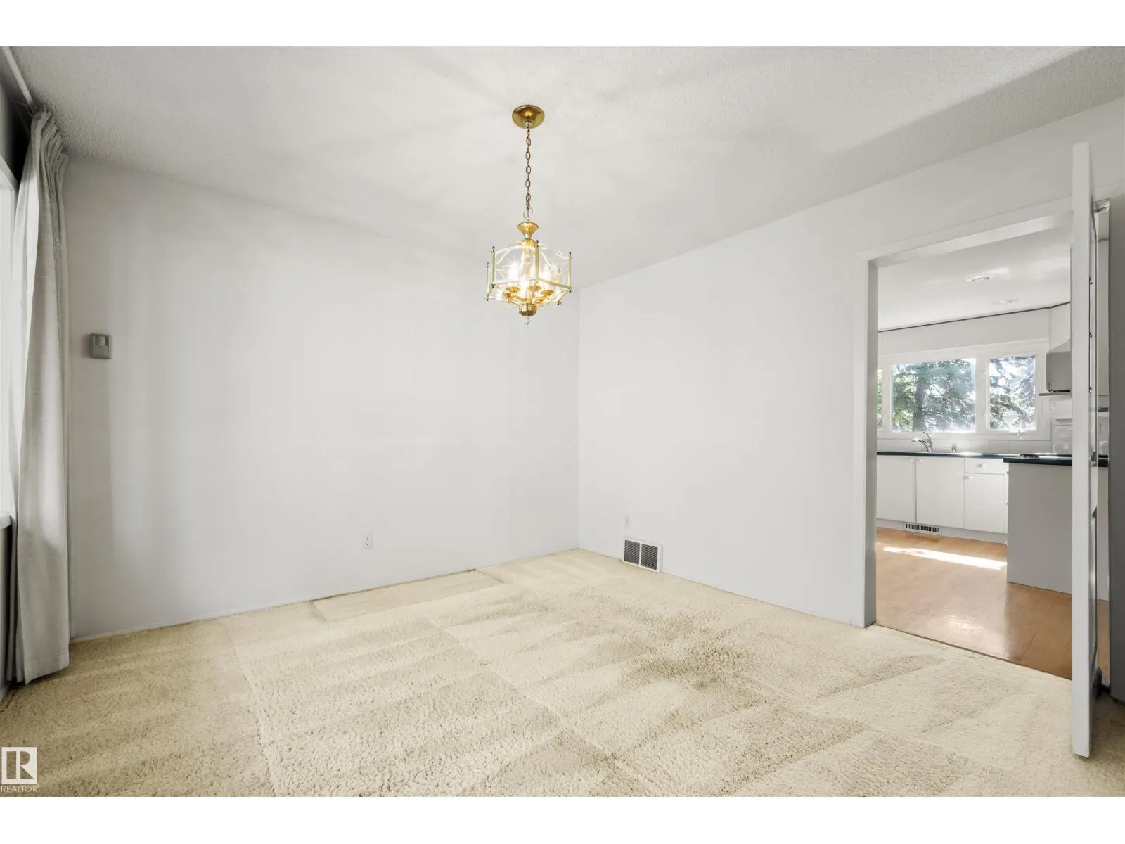 12411 47 AV NW