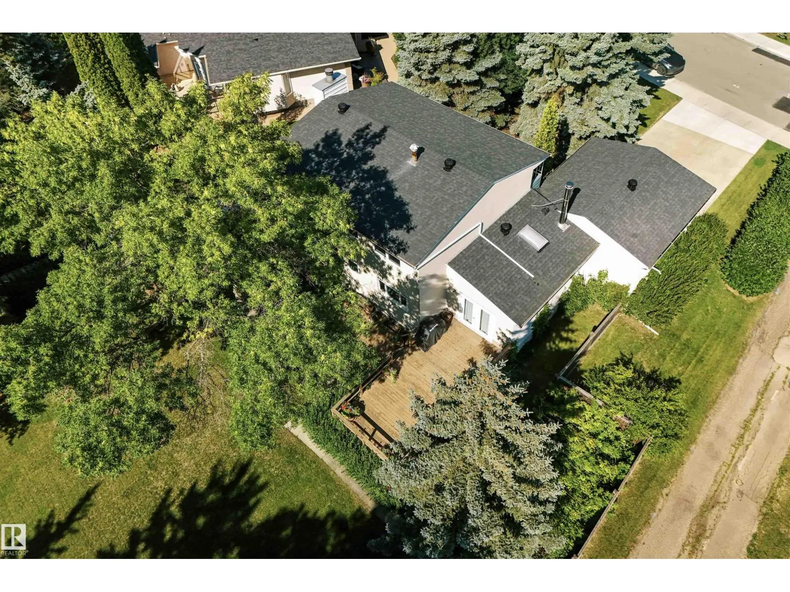12411 47 AV NW