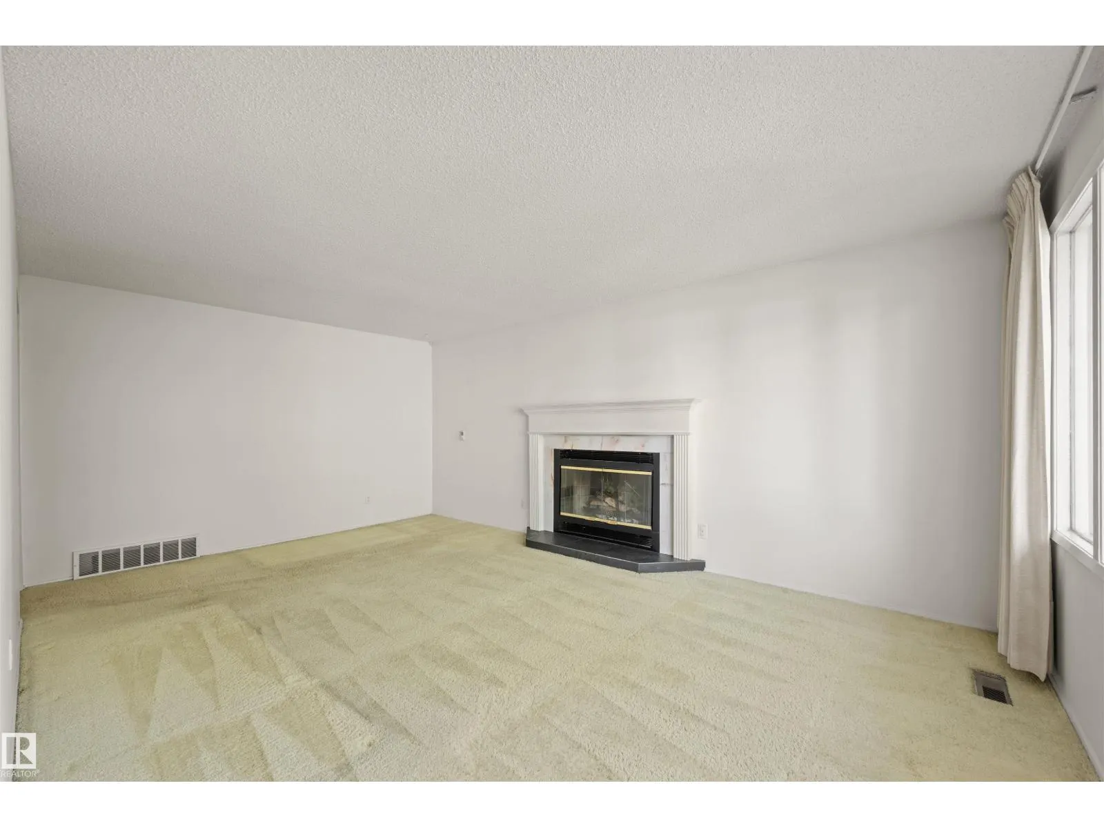 12411 47 AV NW