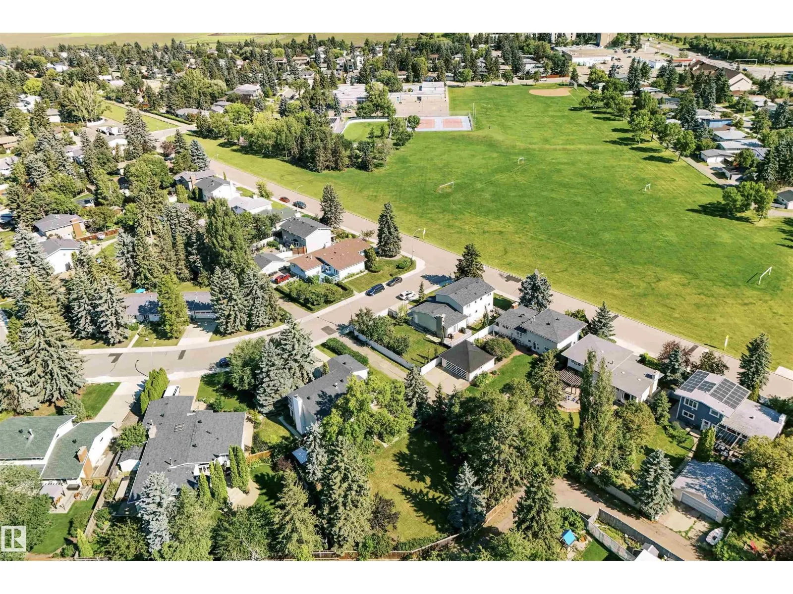 12411 47 AV NW