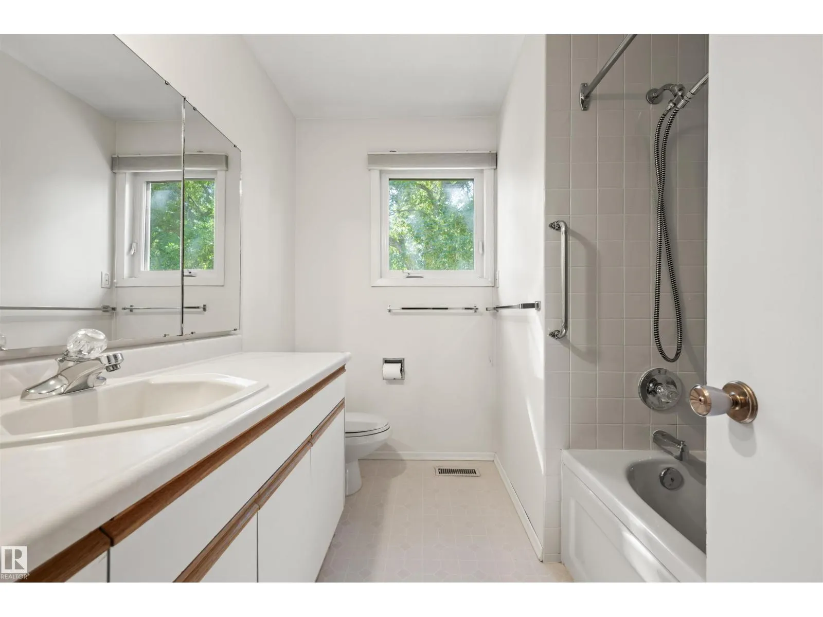12411 47 AV NW