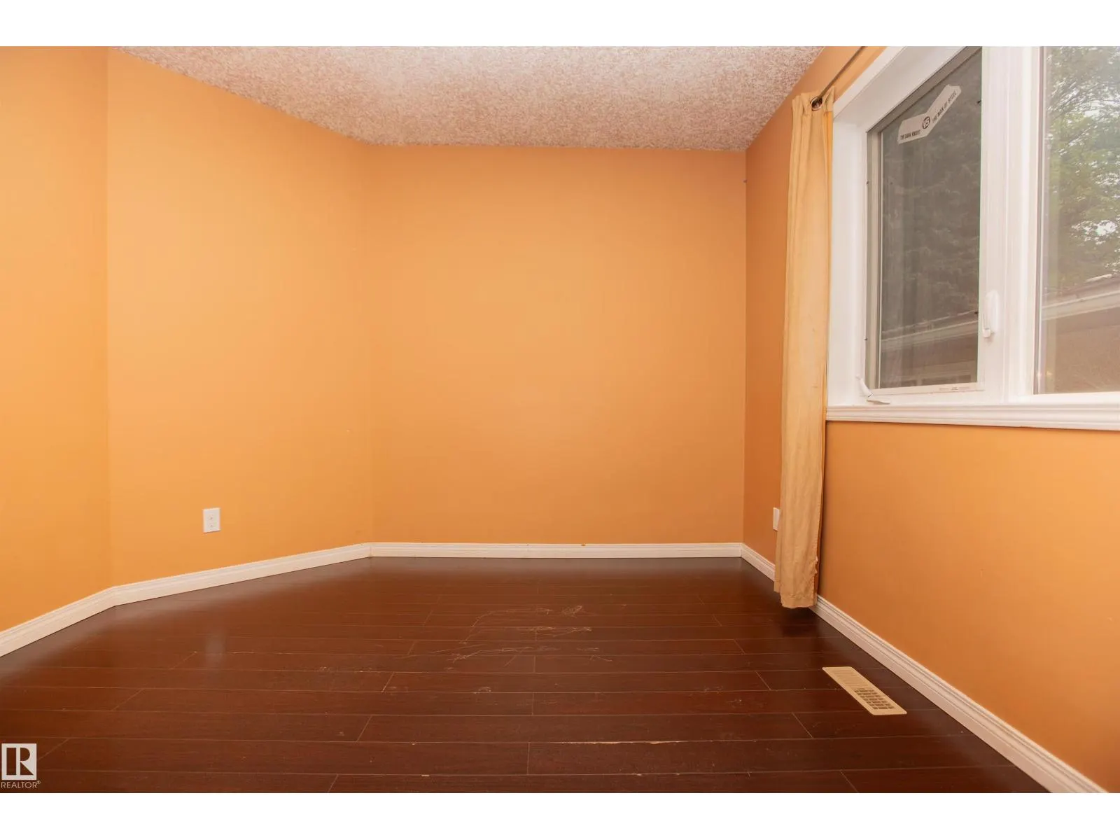 12422 88 ST NW