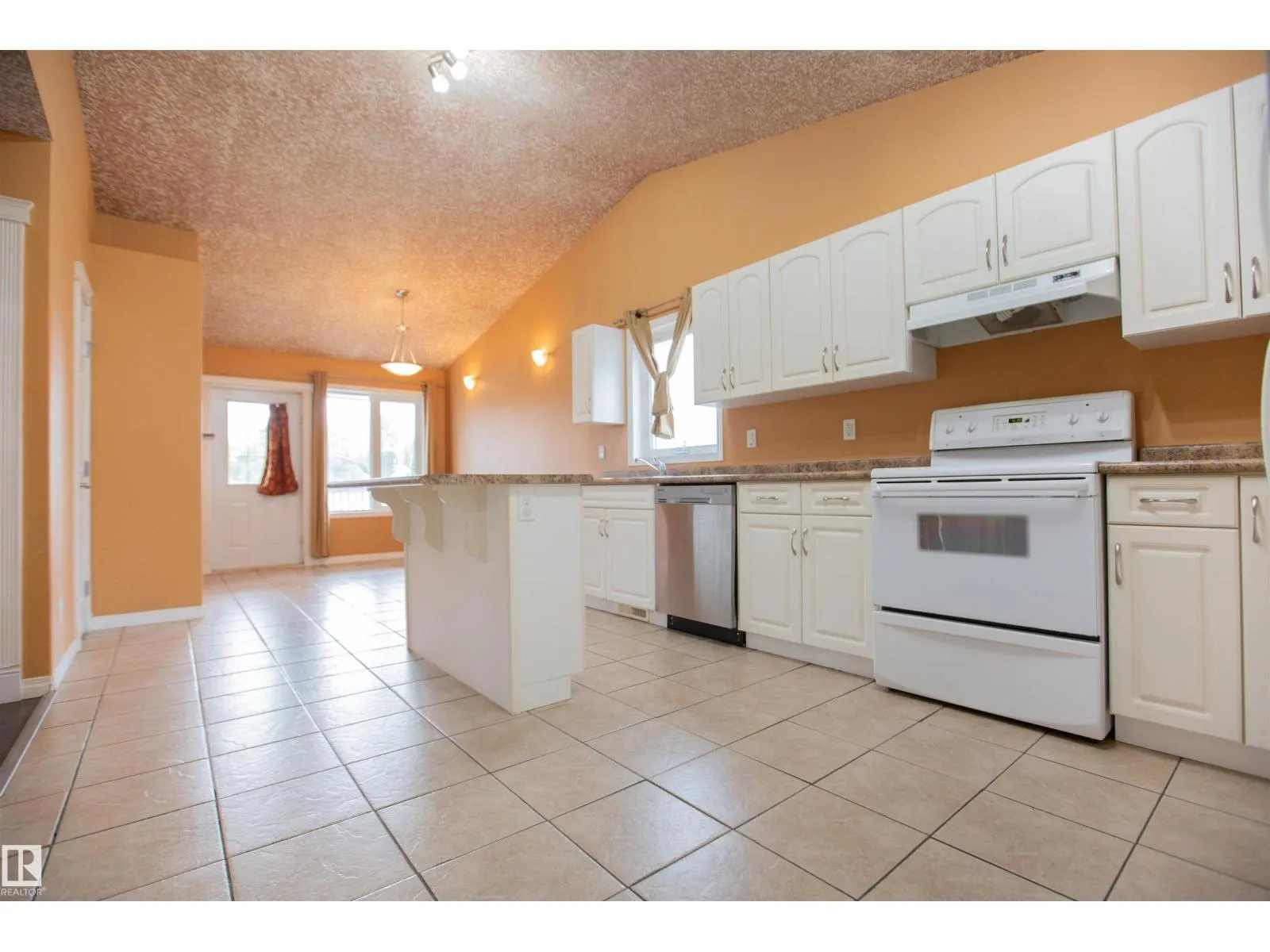 12422 88 ST NW