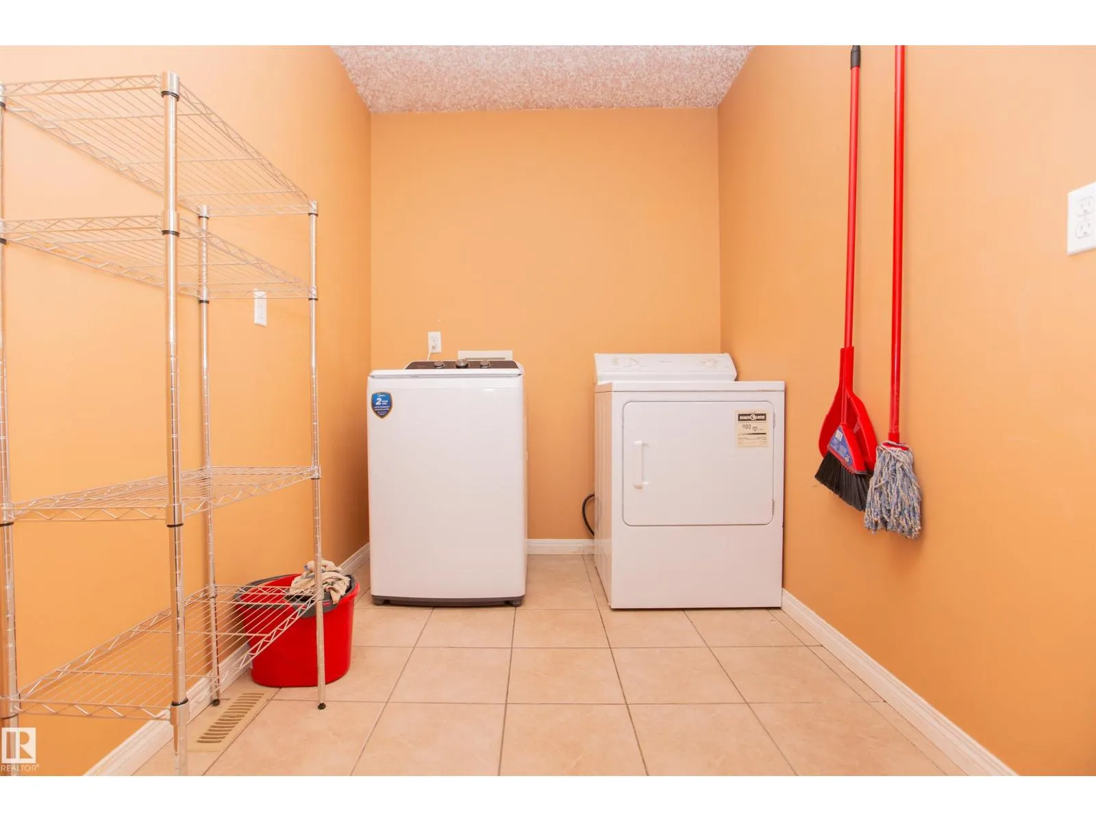 12422 88 ST NW