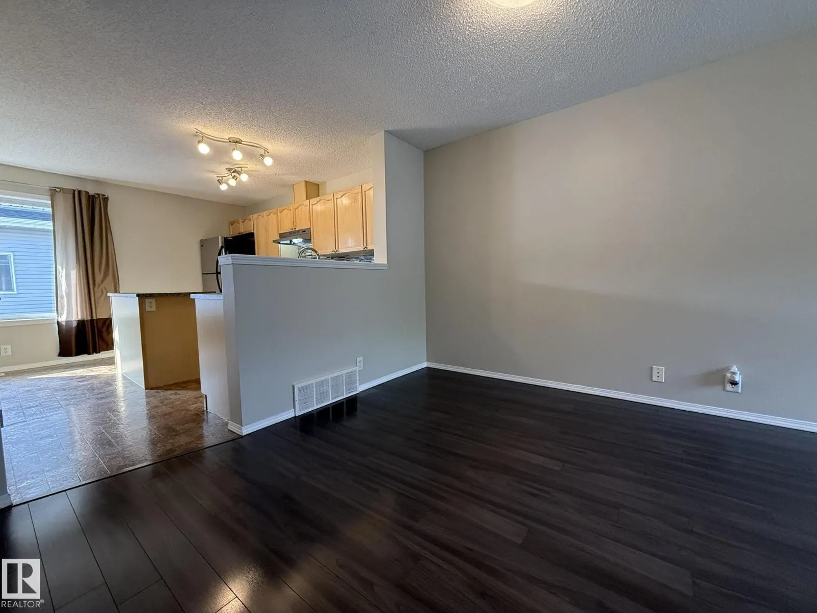 #35 3075 TRELLE CR NW