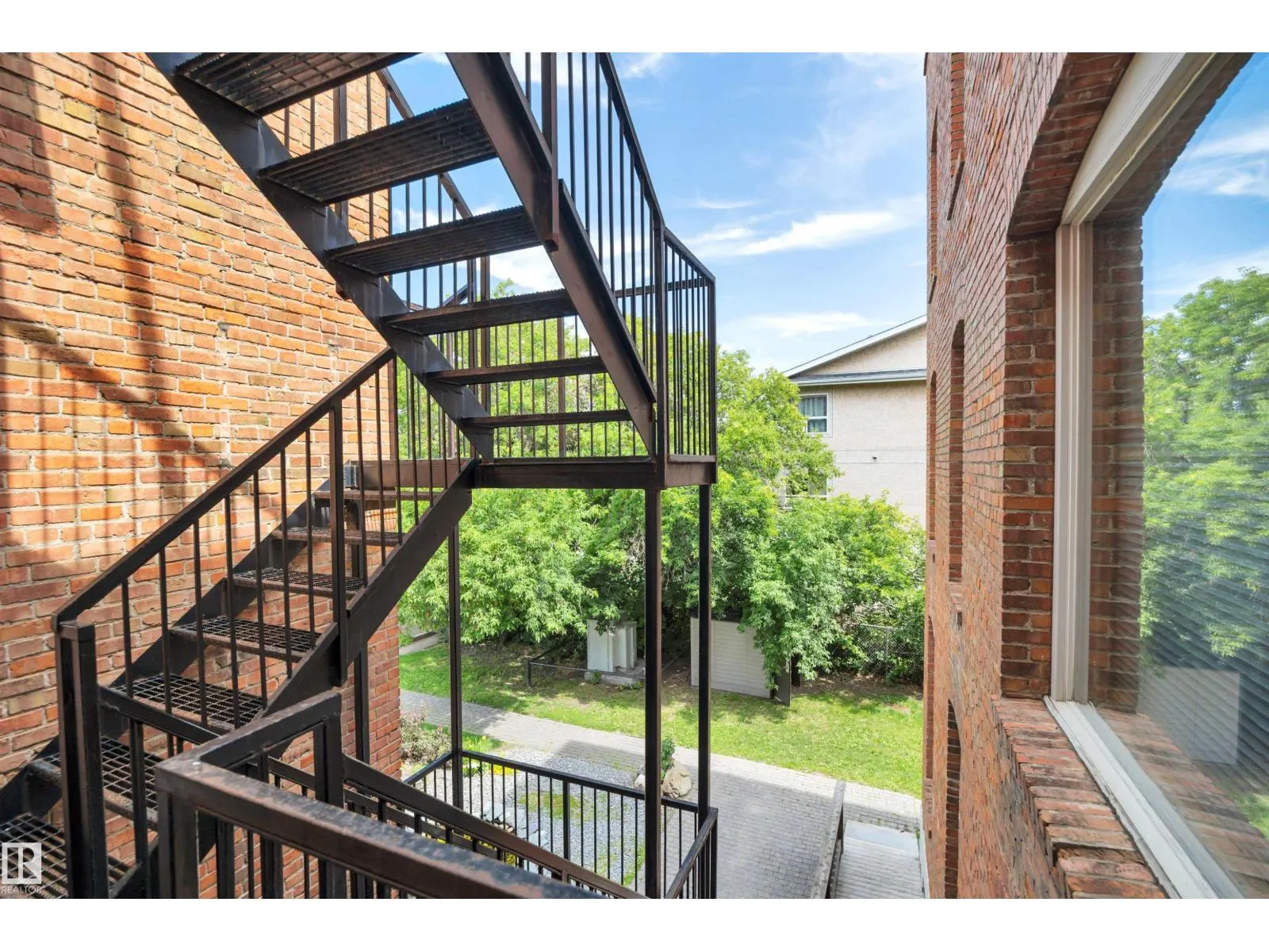 #205 10141 95 ST NW