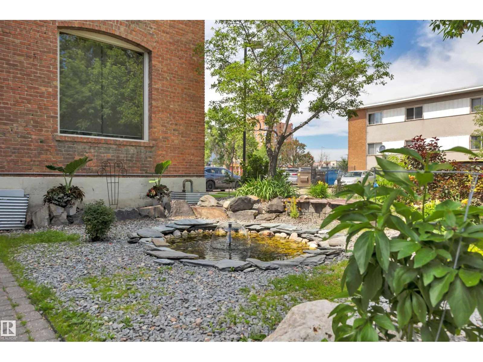 #205 10141 95 ST NW