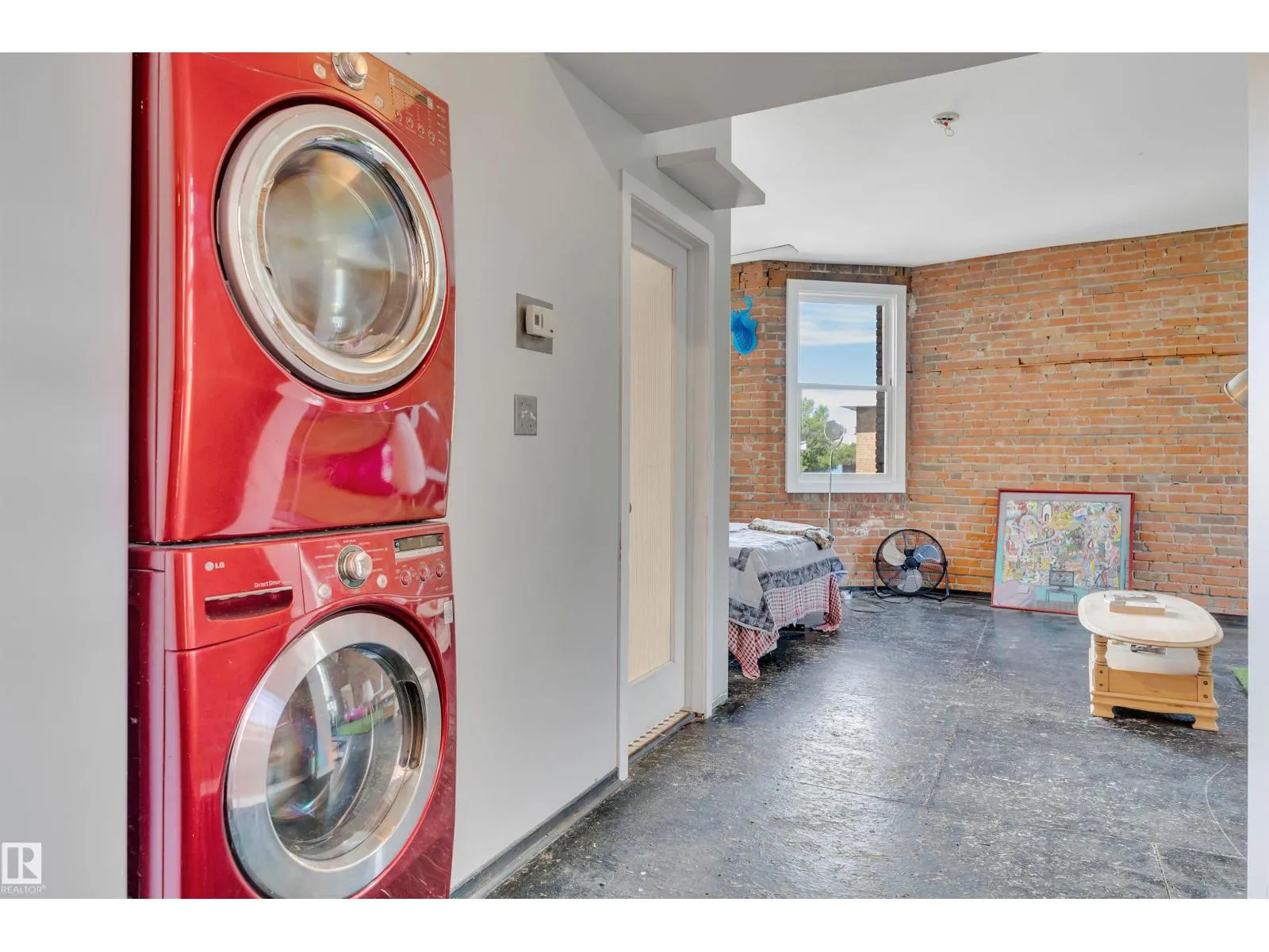 #205 10141 95 ST NW