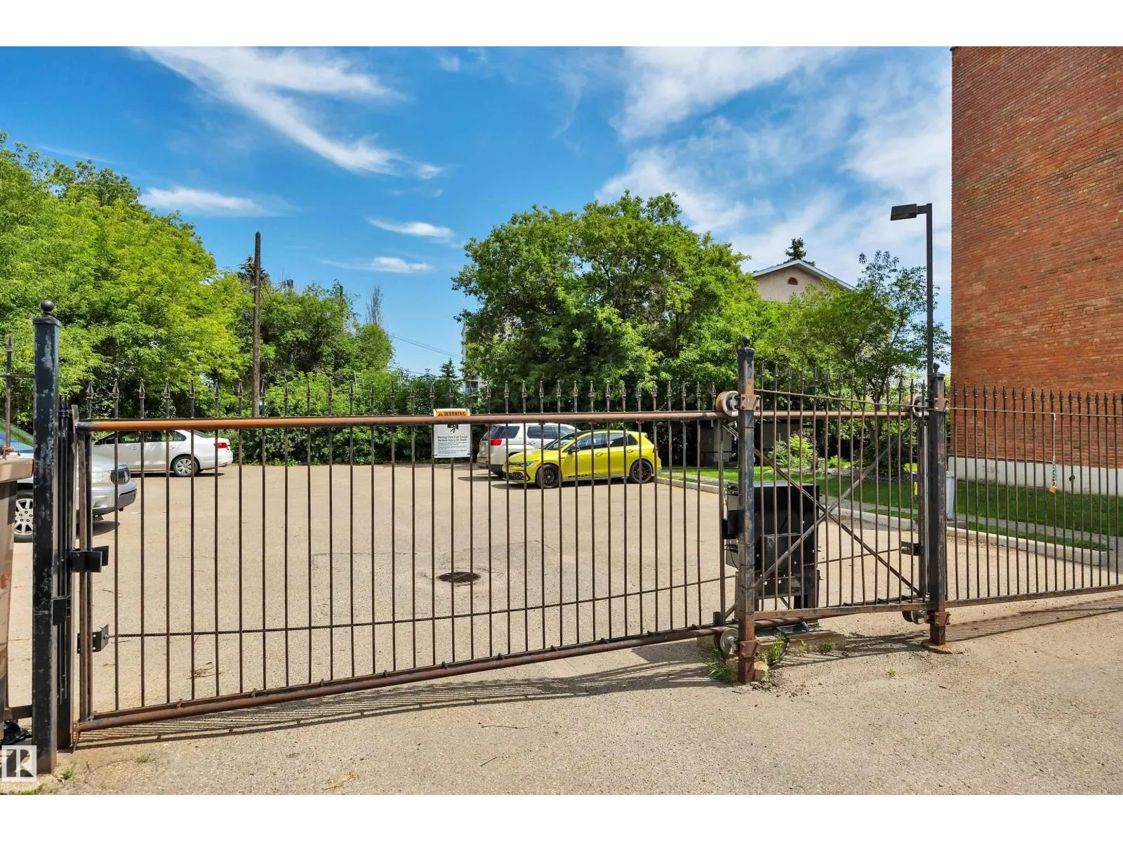 #205 10141 95 ST NW