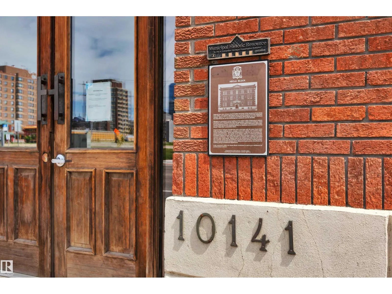 #205 10141 95 ST NW