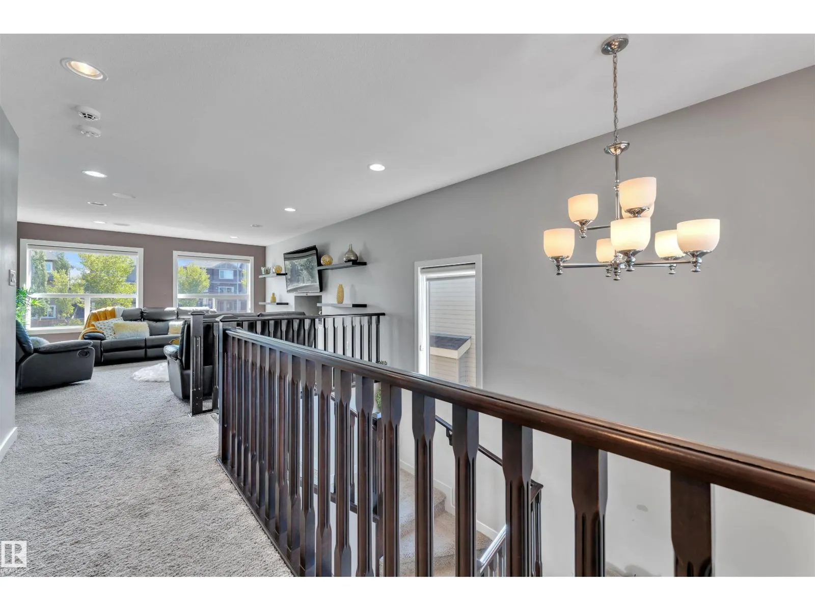 1907 67 ST SW