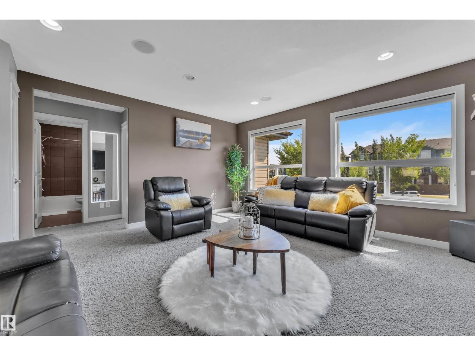 1907 67 ST SW