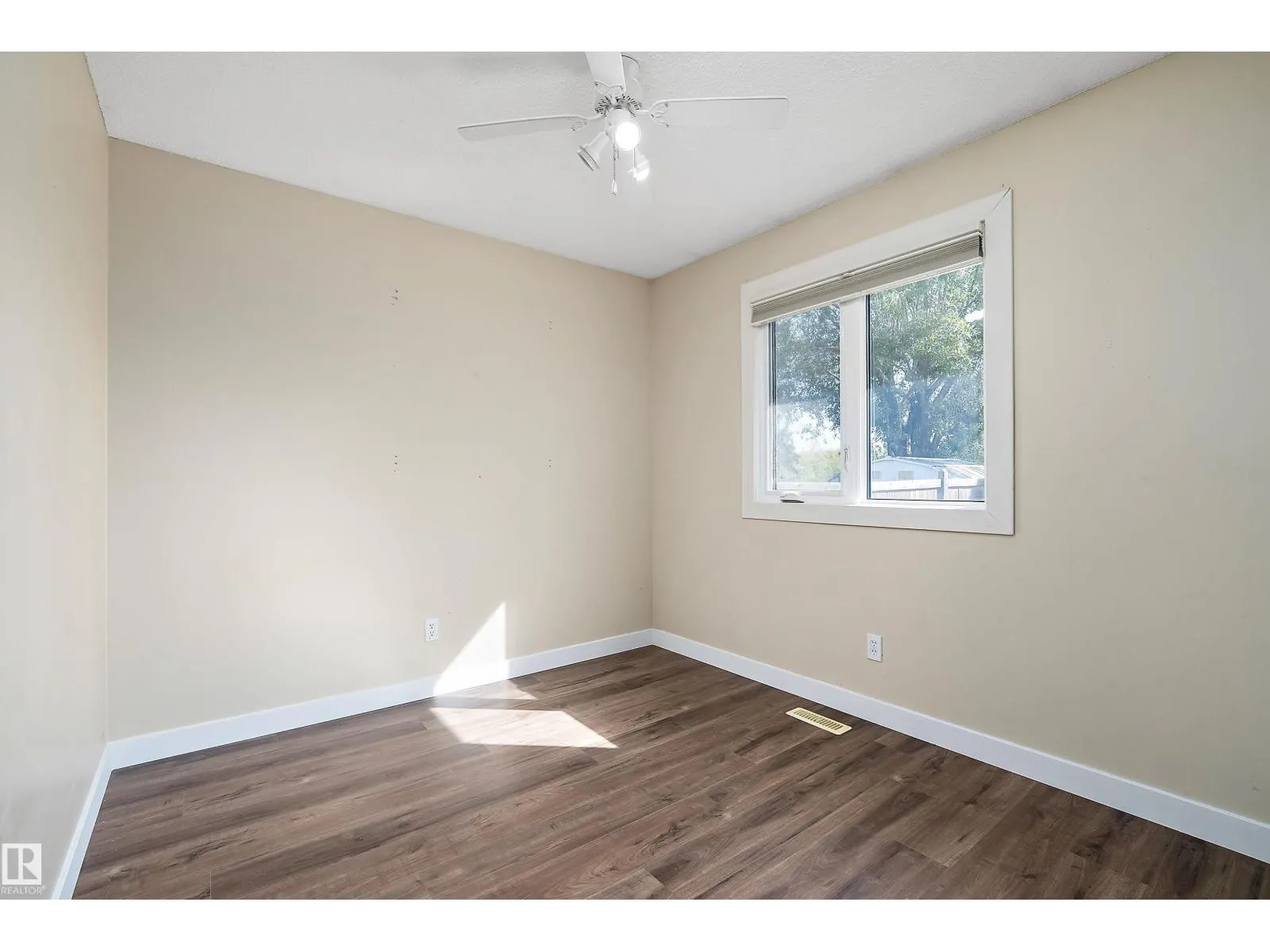 18211 80 AV NW